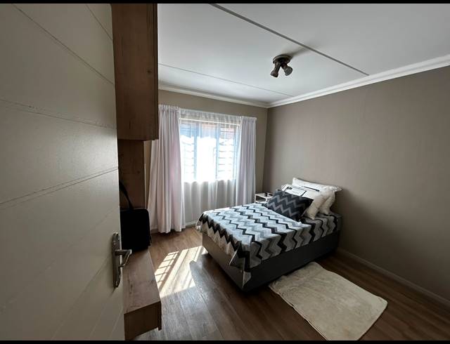 2 BEDROOM APARTMENT TO LET IN MONTANA